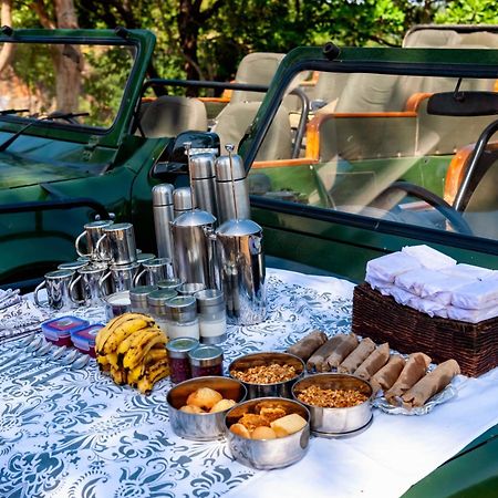 Mahua Kothi Bandhavgarh - A Taj Safari Lodge Tala  Bagian luar foto